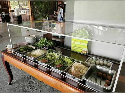 Pod Phraya Market