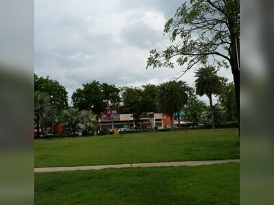 Uthong District Public Park