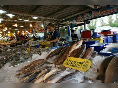 Sampling Seafood at Chanthaburi's Restaurants