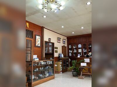 Clinic Doctor Dusit