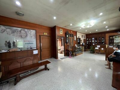 Clinic Doctor Dusit