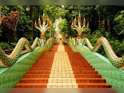Wat Khao Sukim chnathaburi