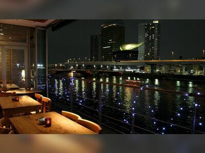 Enjoying Riverside Dining