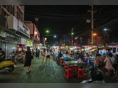 Kanchanaburi Walking Street, Kanchanaburi, Thailand