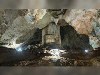 Chompol Cave, Ratchaburi, Thailand