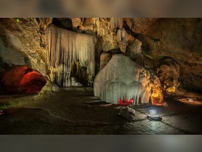 Chompol Cave, Ratchaburi, Thailand