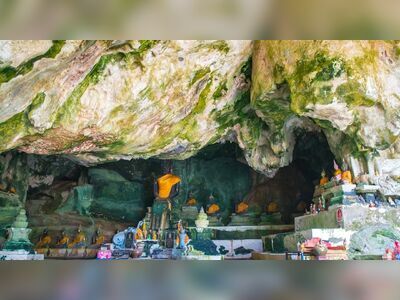 Wat Tham Singkhon, Suratthani, Thailand
