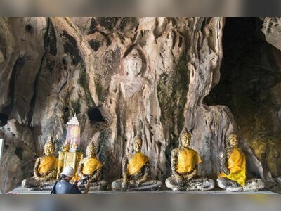 Wat Tham Ruesi Khao Ngu, Ratchaburi, Thailand