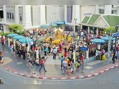 Erawan Shrine, Bangkok, Thailand