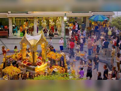 Erawan Shrine, Bangkok, Thailand