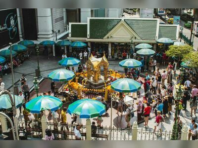 Erawan Shrine, Bangkok, Thailand