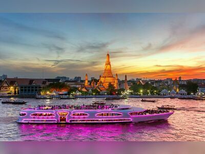 Chao Phraya River Cruise, Bangkok, Thailand