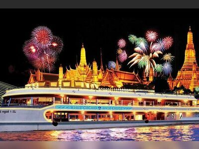 Chao Phraya River Cruise, Bangkok, Thailand