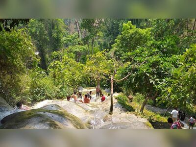 Bua Thong Sticky Waterfalls, Chiang Mai, Thailand