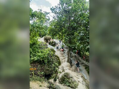 Bua Thong Sticky Waterfalls, Chiang Mai, Thailand