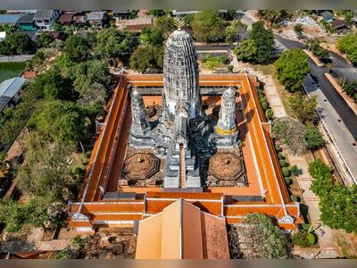 Wat Mahathat Worawihan, Ratchaburi, Thailand