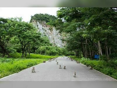 Khao Ngu Stone Park, Ratchaburi, Thailand