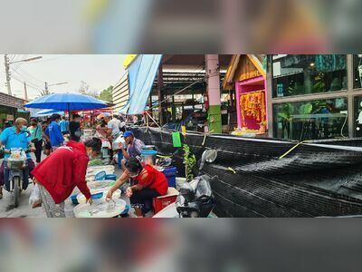 Mittraphap Market, Ratchaburi, Thailand