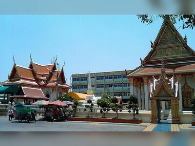 Wat Chong Lom, Ratchaburi, Thailand