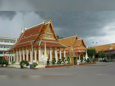 Wat Chong Lom, Ratchaburi, Thailand