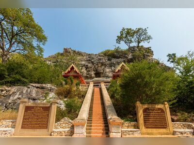 Wat Tham Ruesi Khao Ngu, Ratchaburi, Thailand