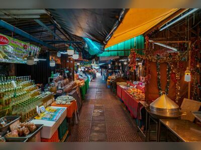Ratchaburi Weekend Market, Thailand