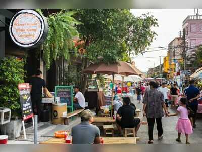 Kad Kong Ta Walking Street, Lampang, Thailand