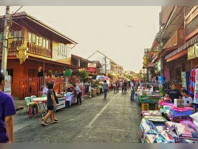 Kad Kong Ta Walking Street, Lampang, Thailand