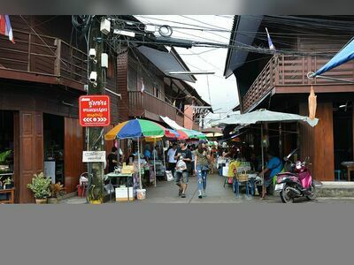 Nong Bua Walking Street, Chanthaburi, Thailand