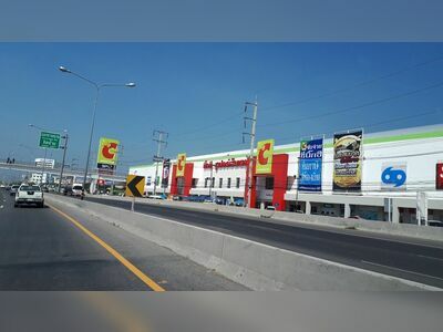 Phetchaburi Big C, Thailand