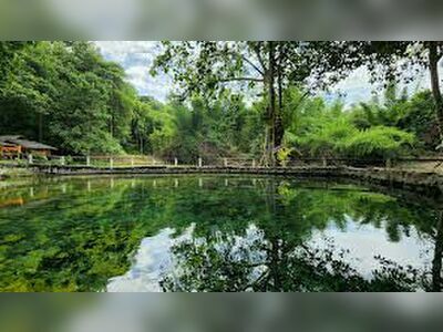 Nong Ya Plong Hot Springs, Phetchaburi, Thailand