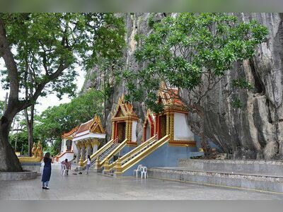 Tham Khao Yoi Cave, Phetchaburi, Thailand