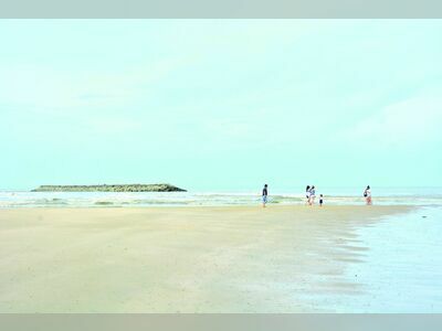 Chao Samran Beach, Phetchaburi, Thailand