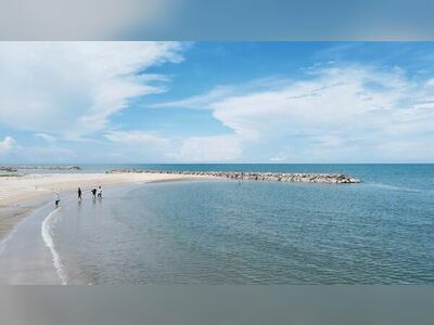 Chao Samran Beach, Phetchaburi, Thailand