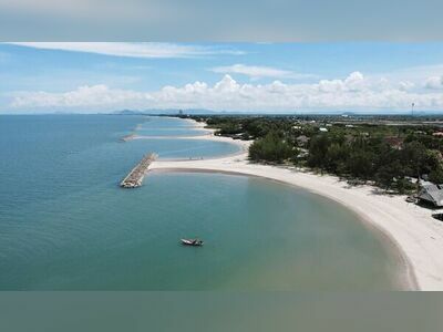Chao Samran Beach, Phetchaburi, Thailand
