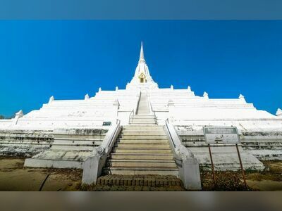 Wat Phu Khao Thong, Ayutthaya, Thailand
