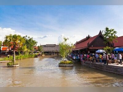 Ayutthaya Floating Market, Thailand