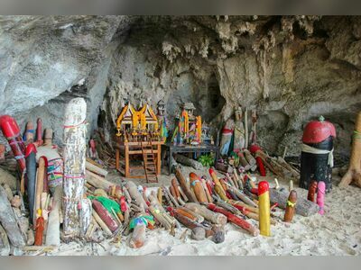 Phra Nang Cave Beach, Krabi, Thailand: A Coastal Gem