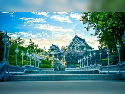 Big Buddha (Wat Kaew Korawaram), Krabi, Thailand: A Spiritual and Scenic Landmark