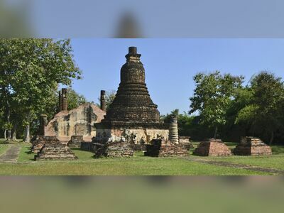 Wat Chedi Si Hong, Sukhothai, Thailand