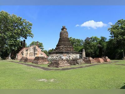 Wat Chedi Si Hong, Sukhothai, Thailand