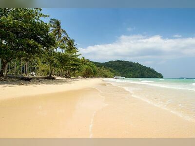 Moo Dee Bay, Koh Phi Phi, Thailand