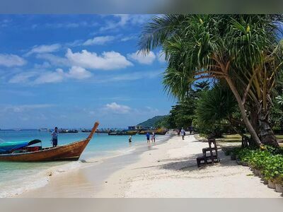 Laem Tong Beach, Koh Phi Phi, Thailand