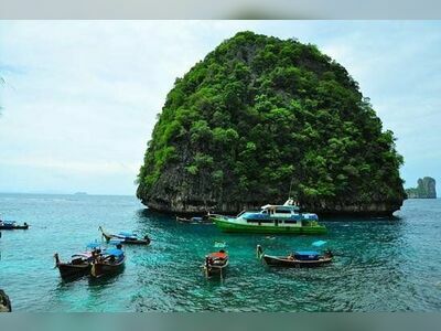 Loh Samah Bay, Koh Phi Phi, Thailand