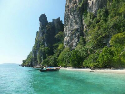Mosquito Island (Koh Yung), Koh Phi Phi, Thailand