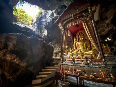Wat Ban Tham (Wat Tham Pha Pu), Kanchanaburi, Thailand