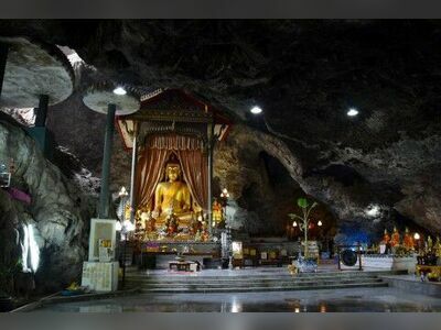 Wat Ban Tham (Wat Tham Pha Pu), Kanchanaburi, Thailand