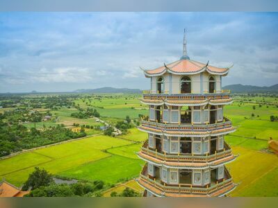Wat Tham Khao Noi, Kanchanaburi, Thailand
