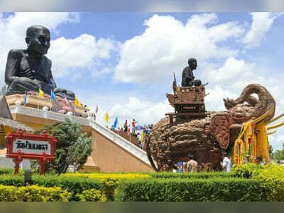 Wat Huay Mongkol, Hua Hin, Thailand