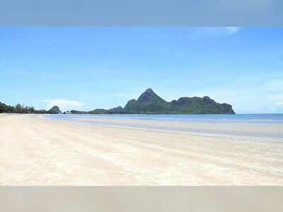 Ao Manao Beach, Prachuap Khiri Khan, Thailand